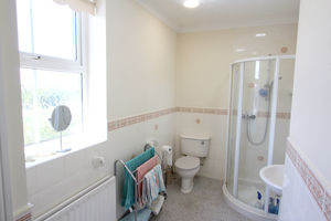 Shower room- click for photo gallery